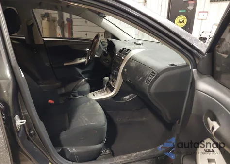 2010 Toyota Corolla S z USA, uszkodzony, nr VIN 2T1BU4EE1AC464592